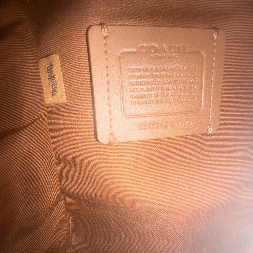 COACH HUDSON SMALL PACK CROSSBODY #A2343 (MSRP $328) & COACH BASEBALL CHARM - Picture 10 of 16